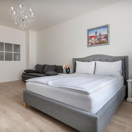 Prague Serenity Suites And Apartments Eksteriør bilde